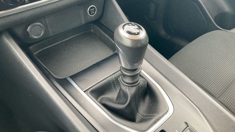 Nissan Qashqai 1.3 DiG-T MH Acenta Premium 5dr Petrol Hatchback